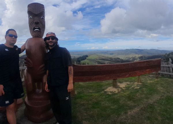 Chris Hutcheson with a traveller from Italy Chris Hutcheson with a traveller from Italy