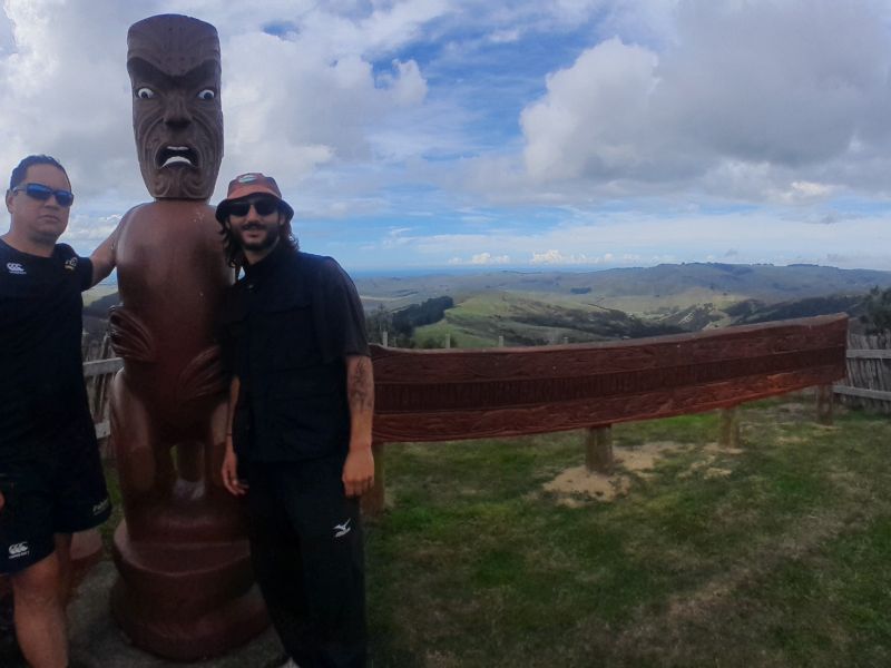 Chris Hutcheson with a traveller from Italy Chris Hutcheson with a traveller from Italy