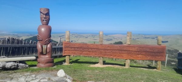 A long walk/hikoi to the summit  A long walk/hikoi to the summit